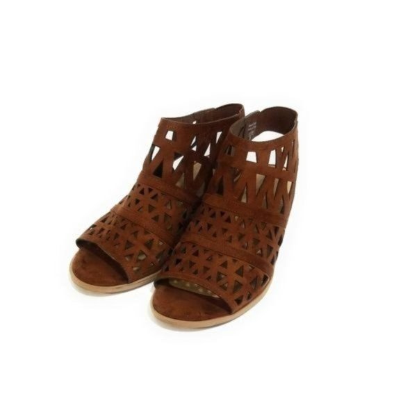 American Eagle Laser Cut Slip On Caged Sandals in Cagnac Womens Size 7.5 W - Picture 7 of 9